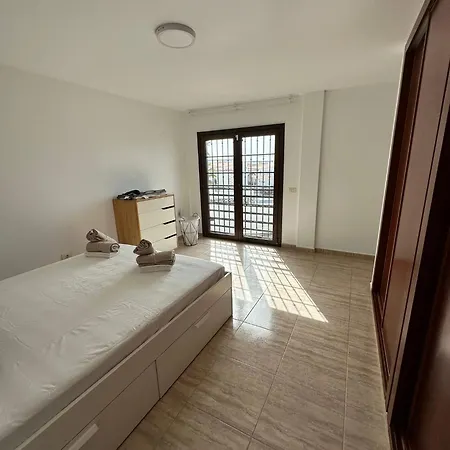 Unique Golf Apartment *